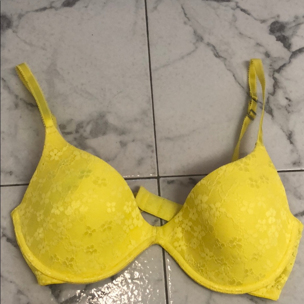 Victoria Secret Pink Scoop neck under wire bra